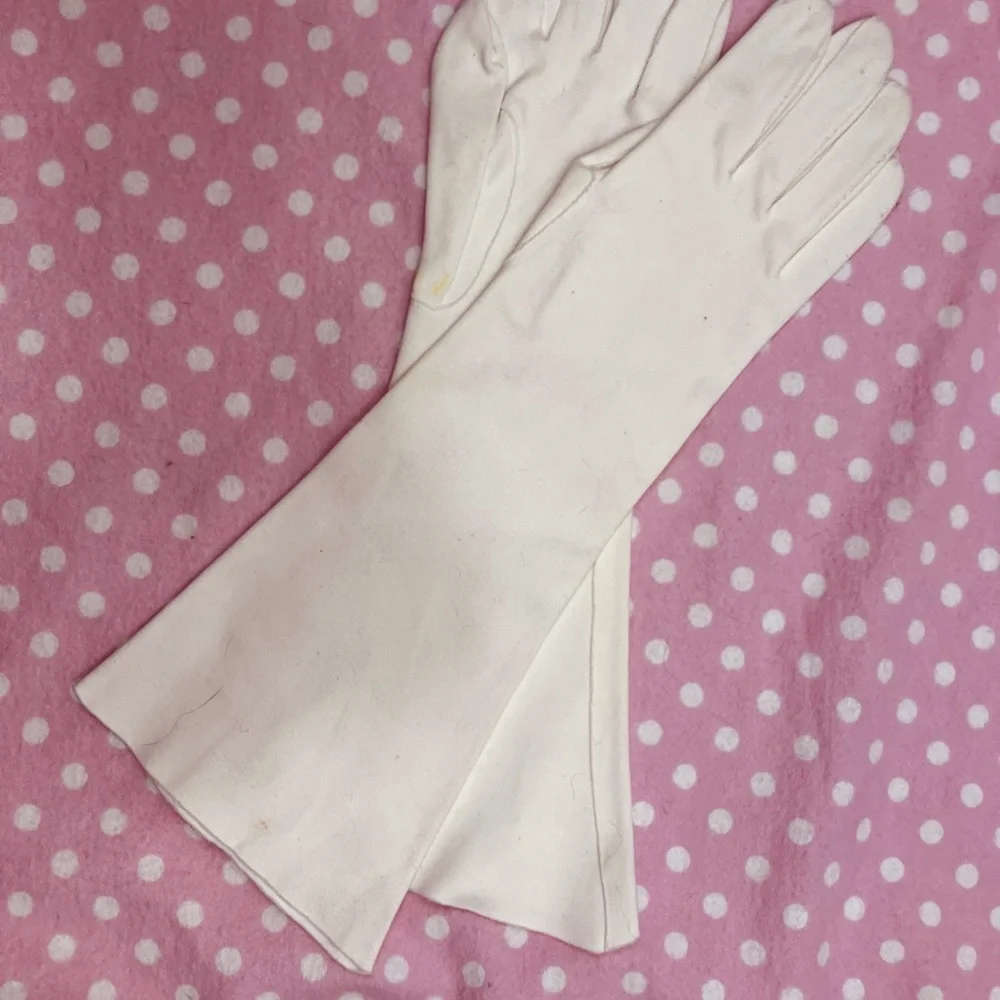 Vintage Cream Gloves 7 1/2